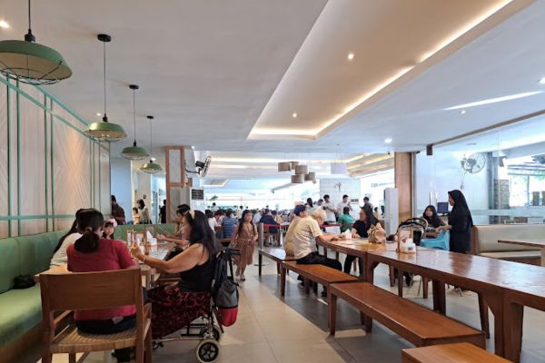 Restoran keluarga di Semarang
