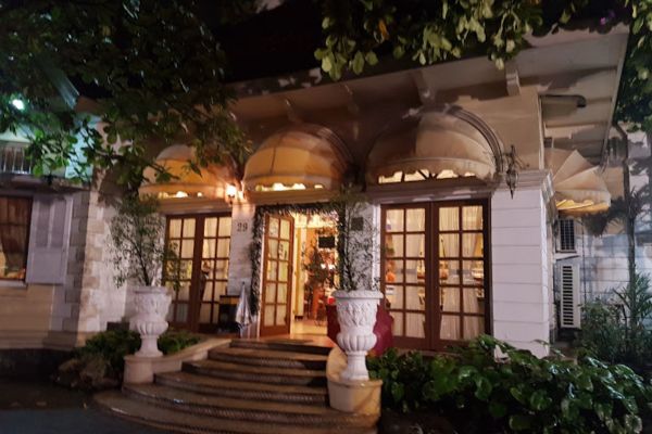 Restoran keluarga di Semarang