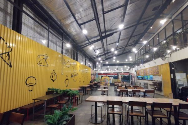 Restoran keluarga di Semarang