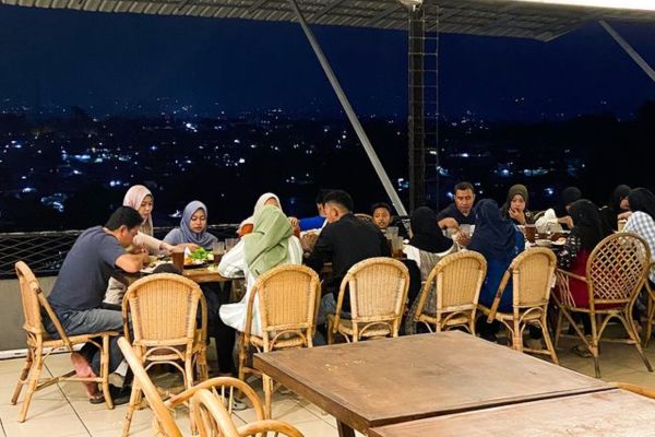 Gumati Resto Khas Sunda