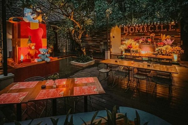 Domicile Kitchen Lounge