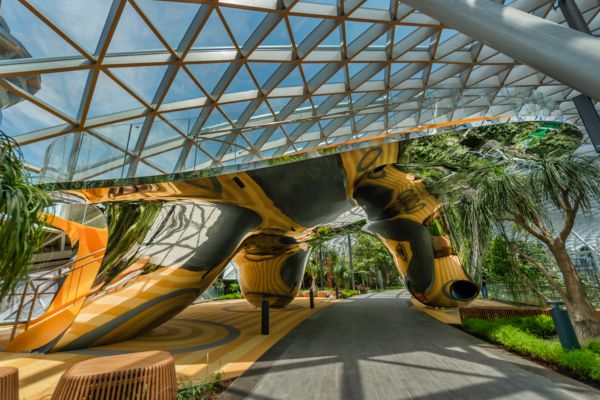 atraksi di jewel changi airport DISCOVERY SLIDES