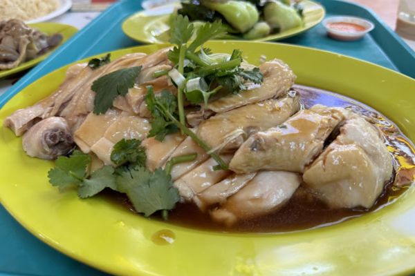 makanan khas singapura Hainanese Chicken Rice