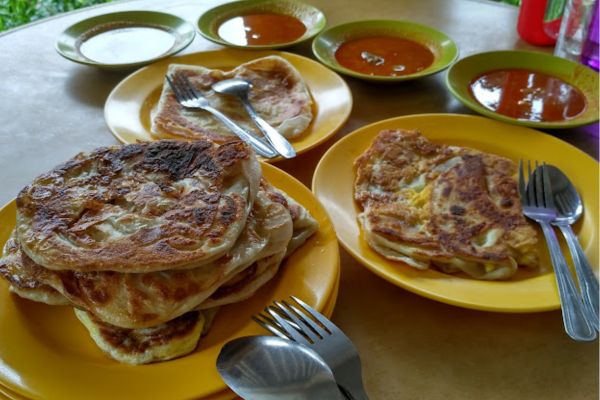makanan khas singapura Roti Prata