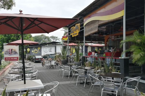 tempat nongkrong di Surabaya yang cozy dan kekinian